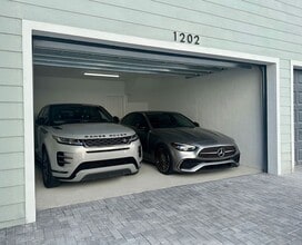 The Addison in Palmetto Bay in Palmetto Bay, FL - Foto de edificio - Building Photo