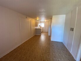 4211 Rockingham St in Houston, TX - Building Photo