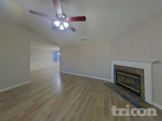 222 Whistle Way in Locust Grove, GA - Foto de edificio - Building Photo