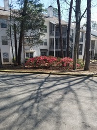 The Hedges Apartments in Greensboro, NC - Building Photo - Building Photo