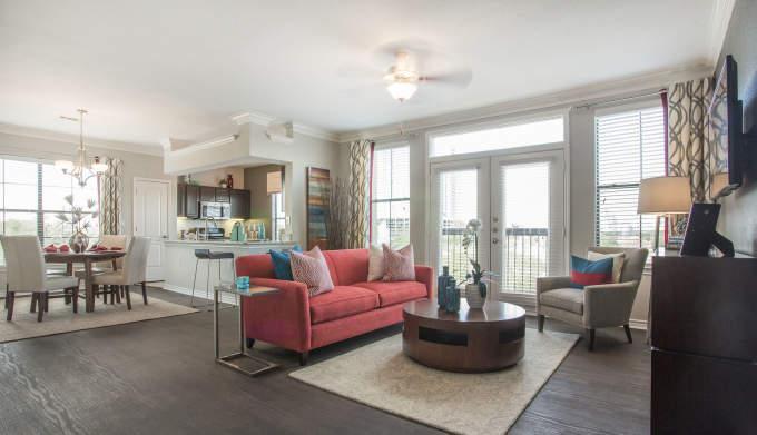 2380 S MacGregor Way in Houston, TX - Building Photo