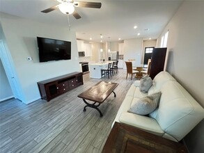 2039 W Darlington Oak Ct in Conroe, TX - Building Photo - Building Photo