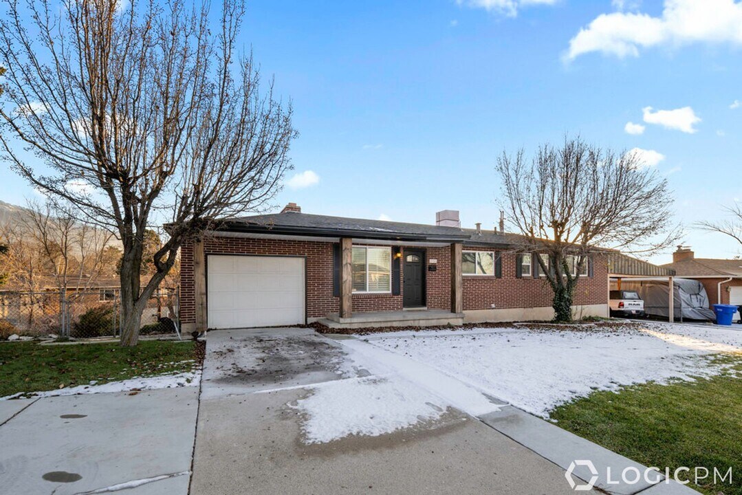 2768 Carole Dr in Salt Lake City, UT - Building Photo