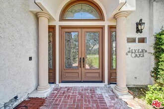 1515 Outlook Cir in Westlake Village, CA - Building Photo - Building Photo