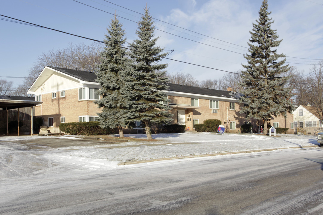 Woodsedge Apartments in Wyoming, MI - Foto de edificio