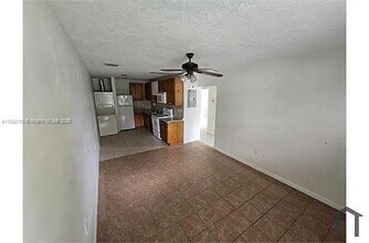 13451 SW 268th St in Naranja, FL - Building Photo - Building Photo