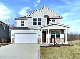 204 Deanscroft Dr in Pickerington, OH - Building Photo