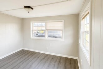 50 Ponder Dr in Galax, VA - Foto de edificio - Building Photo