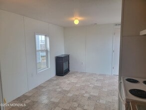 463 S Green St in Tuckerton, NJ - Building Photo - Building Photo