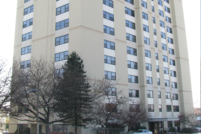 Leisure Tower in Lynn, MA - Building Photo - Building Photo