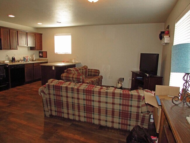 207 N 680 E in Vineyard, UT - Building Photo - Building Photo