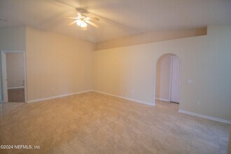 2675 Lantana Lakes Dr E in Jacksonville, FL - Building Photo - Building Photo
