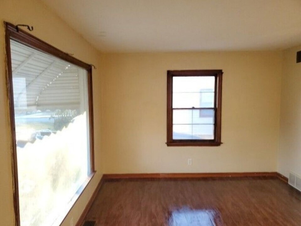 1388 Beechcrest St NW in Warren, OH - Building Photo