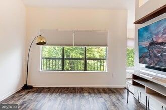9569 Coggs Bill Dr, Unit 401 in Manassas, VA - Building Photo - Building Photo