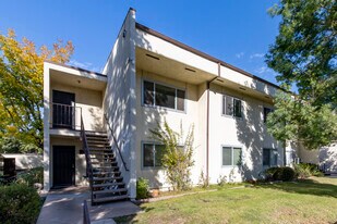 Heatherdale in North Hollywood, CA - Building Photo