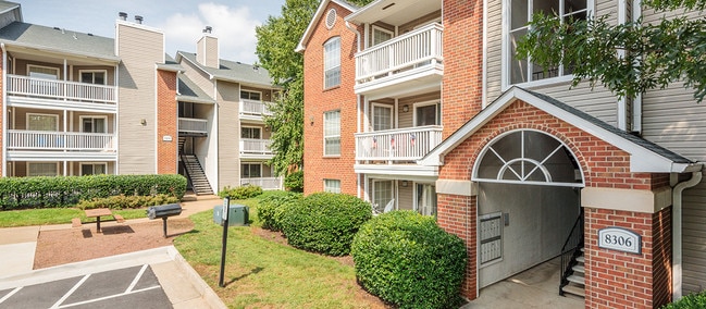 MAA Tysons Corner in McLean, VA - Foto de edificio - Building Photo