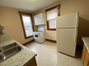 416 8th St in West Des Moines, IA - Building Photo - Building Photo