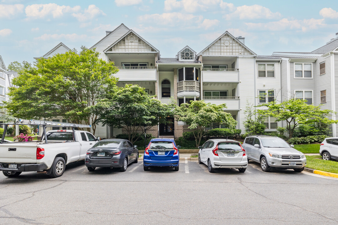 Lafayette Forest Condominiums in Annandale, VA - Foto de edificio