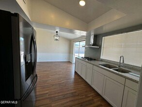 7121 Alto Rey Ave in El Paso, TX - Building Photo - Building Photo
