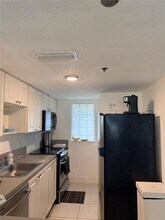 695 SW 11th St in Miami, FL - Building Photo - Building Photo