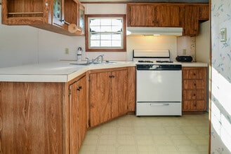 5 Hilltop Dr in Waterford, ME - Building Photo - Building Photo