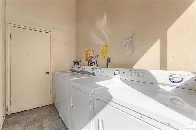 1534 E Wilson Ave in Glendale, CA - Building Photo - Building Photo