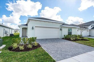 6331 Windwood Wy in Port St. Lucie, FL - Foto de edificio - Building Photo