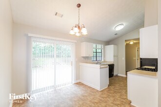 3972 McGill Dr in Decatur, GA - Foto de edificio - Building Photo