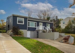 1429 Nicholson St in Erie, PA - Building Photo