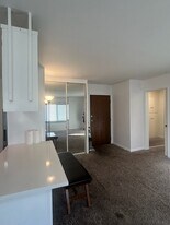 250 Linden Ave in Long Beach, CA - Building Photo