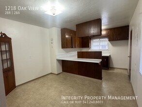 1218 Oak View Dr in Grants Pass, OR - Building Photo - Building Photo