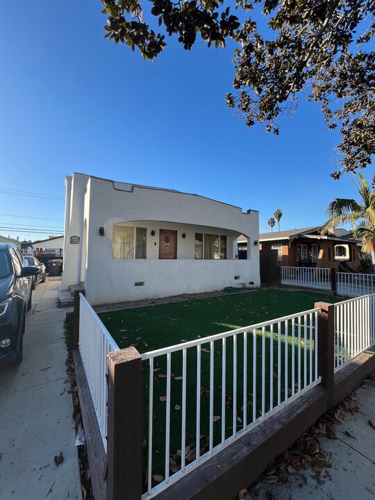 5447 Lime Ave in Long Beach, CA - Foto de edificio