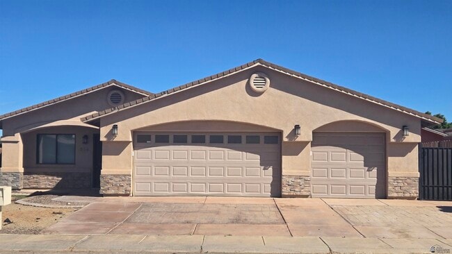 property at 854 S Sunset Ave