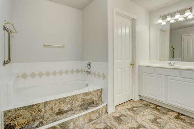 property at 7630 N Linpar Ct