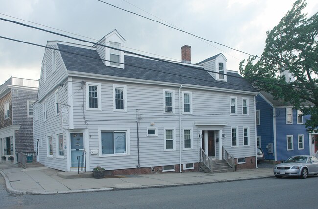 18 Market St in Newburyport, MA - Building Photo - Building Photo