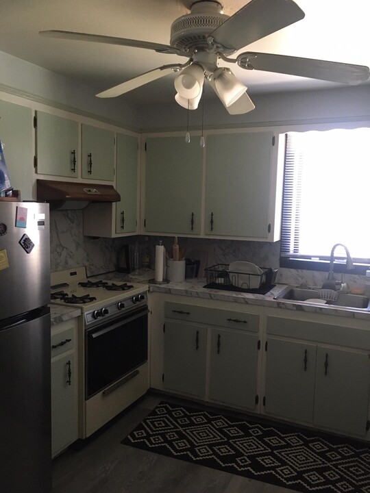 11 Chestnut St in Lynbrook, NY - Building Photo