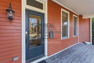 1208 Woodland St in Nashville, TN - Building Photo - Building Photo