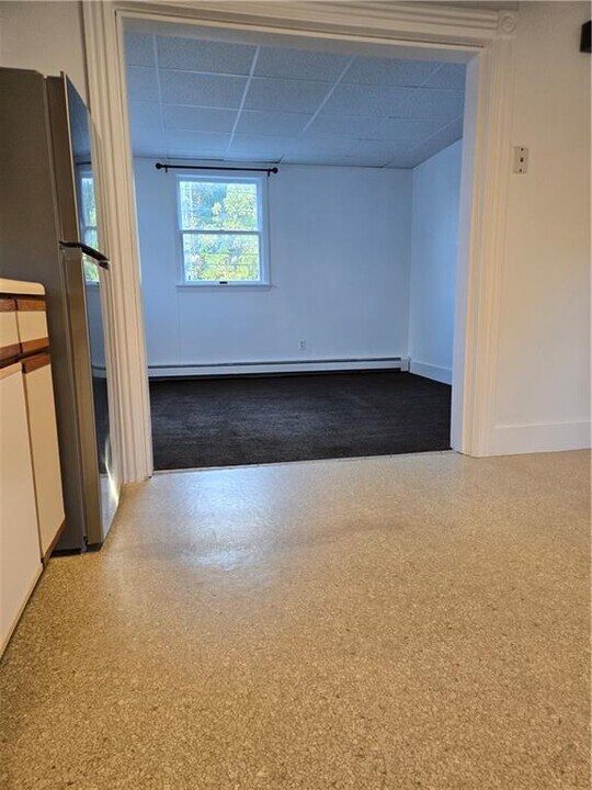 1543 Mendon Rd in Cumberland, RI - Building Photo