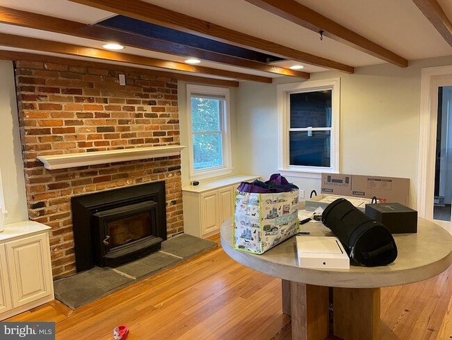 6270 Davis Rd in Woodbine, MD - Foto de edificio - Building Photo