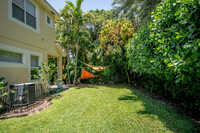 4655 Cadiz Cir in Palm Beach Gardens, FL - Foto de edificio - Building Photo