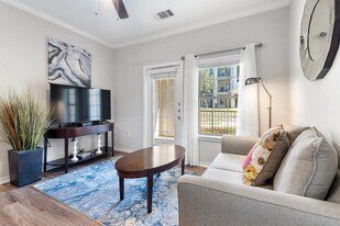 5511 Pecan Spgs Rd in San Antonio, TX - Building Photo