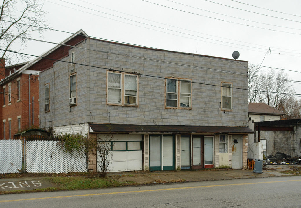 1835 Charleston Ave in Huntington, WV - Foto de edificio