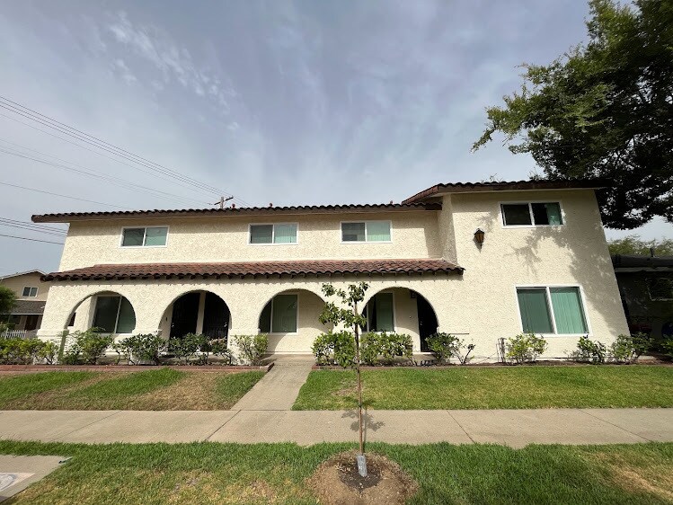 425 E Mission Rd, Unit A in San Gabriel, CA - Building Photo