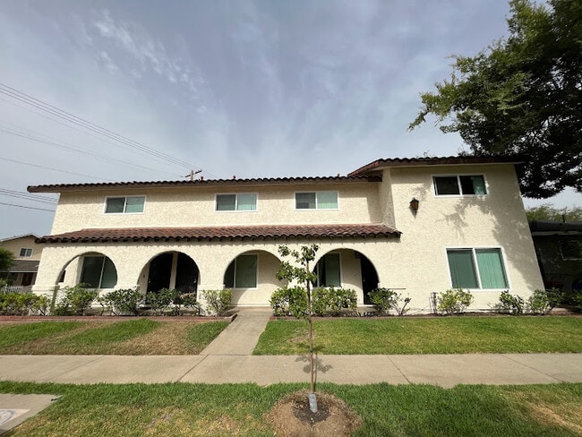425 E Mission Rd, Unit A