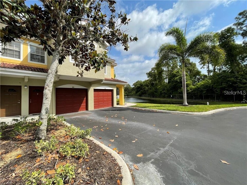 5692 Bentgrass Dr in Sarasota, FL - Building Photo