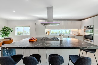 507 N Formosa Ave in Los Angeles, CA - Foto de edificio - Building Photo