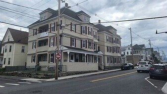 130 University Ave, Unit 138-2 in Lowell, MA - Building Photo