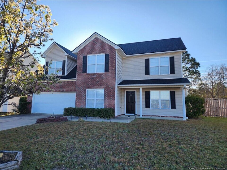 2219 Gray Goose Loop in Fayetteville, NC - Building Photo