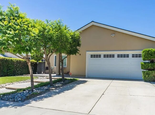 property at 4620 Holycon Cir