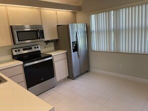 43 Essex Ct in Royal Palm Beach, FL - Building Photo - Building Photo